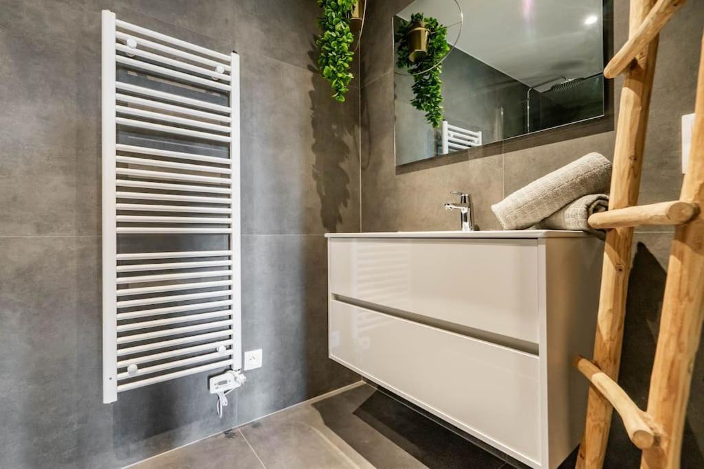 La Suite Ara, Avec Sauna Liege Bagian luar foto